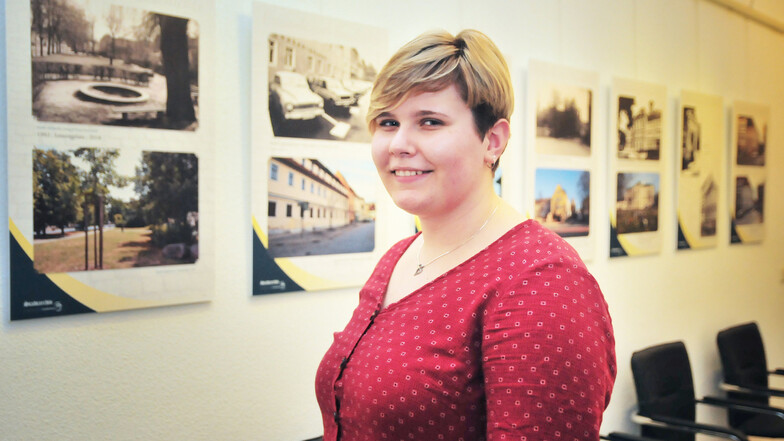 Rathaus-Azubi Lisa Apitz hat die neue Ausstellung Großenhain gestern-heute mitgestaltet.