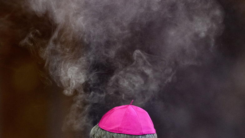 Angesichts der vielen Probleme könnte den Bischöfen bei ihrer Frühjahrs-Vollversammlung in Dresden die Köpfe rauchen.