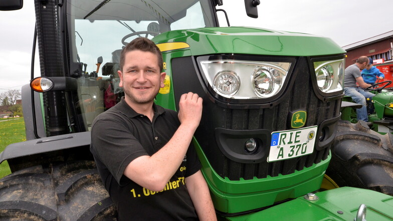 Nico Hartmann vom Oelsnitzer Traktor Tuning Club organisiert auch das diesjährige Traktorentreffen.