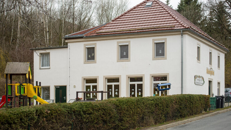 Altes Haus mit jungen Bewohnern: die Nentmannsdorfer Kita.