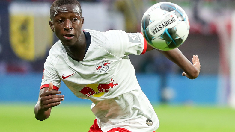 Leipzigs Spieler Amadou Haidara wurde positiv auf Corona getestet.