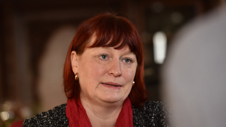 Besorgt blickt die Dippoldiswalder Oberbürgermeisterin Kerstin Körner (CDU). Als Chefin des städtischen Krisenstabs trägt sie eine große Verantwortung.