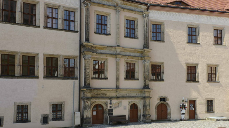 Hinter den Mauern des Dippser Schlosses hat das Amtsgericht seinen Sitz.