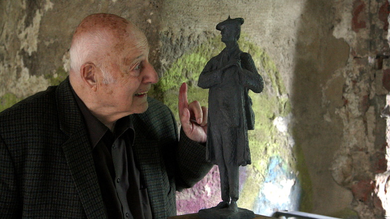 Der Bildhauer Helmut Heinze wird 90