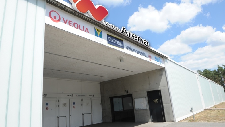 Ab September heißt die Eishalle nicht mehr schlicht Eisarena Weißwasser sondern „wee-Eis-Arena“. Möglich macht es der Verkauf der Namensrechte an das gleichnamige Schweizer Unternehmen.
