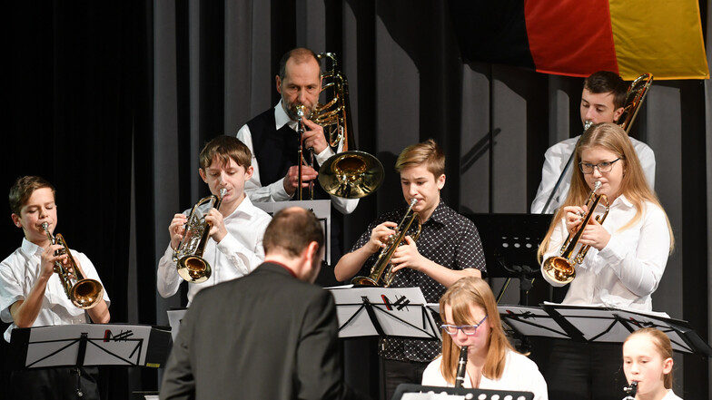 Ob bei Neujahrsempfängen, wie hier in Neustadt, oder anderen Veranstaltungen, sind junge Musiker der der Musikschulen immer gerngesehene Gäste.