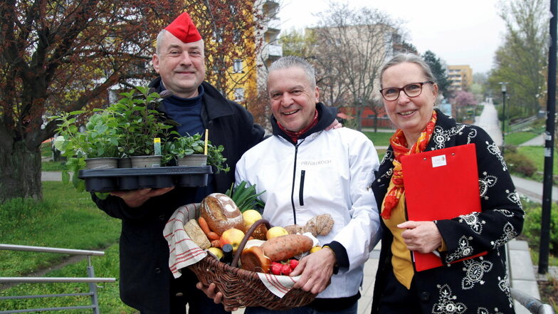 Das Gorbitzer Westhangfest wird 2023 kulinarisch. Die Organisatoren Jürgen Czytrich vom Omse-Verein und Astrid Hoffmann von der EWG suchen mit Privatkoch Kai Kochan Gorbitzer Rezepte.