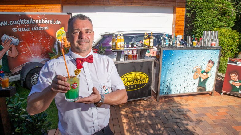 André Köhler ist der Cocktailzauberer von der Cocktailzauberei in Niesky. Seit diesem Frühjahr hat er auch einen zu mietenden Cocktail-Automat im Programm - bislang sei diese Maschine jedes Wochenende ausgebucht gewesen.