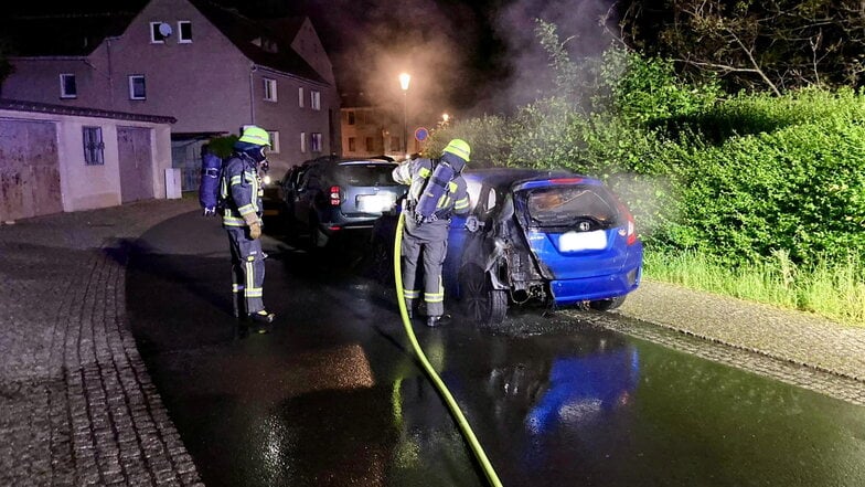 Verdacht auf Brandstiftung: Schon wieder brennt ein Auto in Kamenz