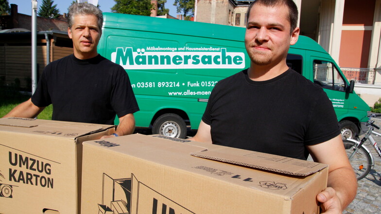 Peter und Stephan Schaefer machten sich vor Jahren mit ihrer Umzugs- und Hausmeisterfirma Männersache in Görlitz selbstständig.