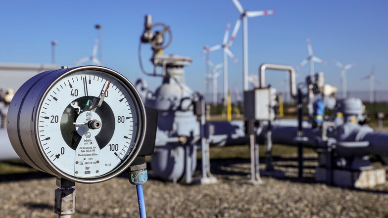 Ein Manometer zeigt den Druck im Erdgasnetz auf dem Gelände des Untergrund-Gasspeichers der VNG AG in Bad Lauchstädt an.