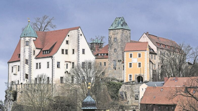 Die Burg Hohnstein muss dringend saniert werden. Der Verkauf könnte das beschleunigen.