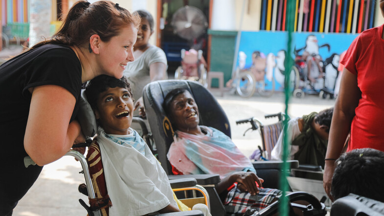Die Harthaerin Maria Bixl betreut in einem Waisenheim in Sri Lanka schwerst behinderte Kinder.