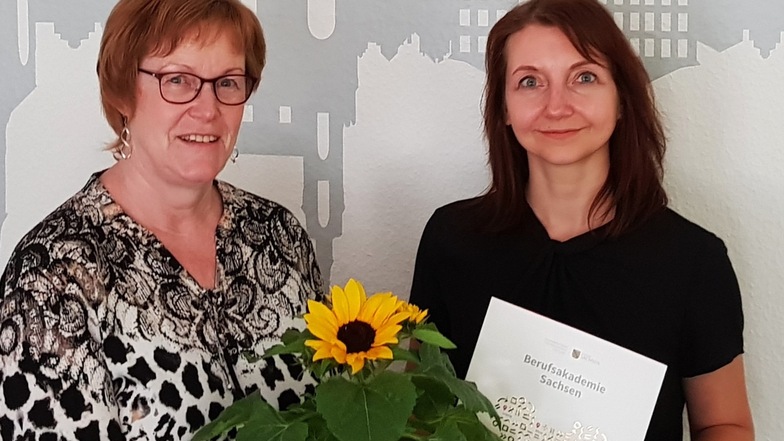 Barbara Wuttke (l.) und ihre Stellvertreterin Katharina Bühn stehen für die nächsten fünf Jahre an der Spitze der Berufsakademie Bautzen.