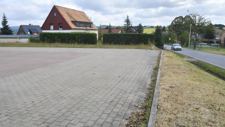 Der frühere Parkplatz in Mitteldorf soll zum Caravan-Stellplatz werden.