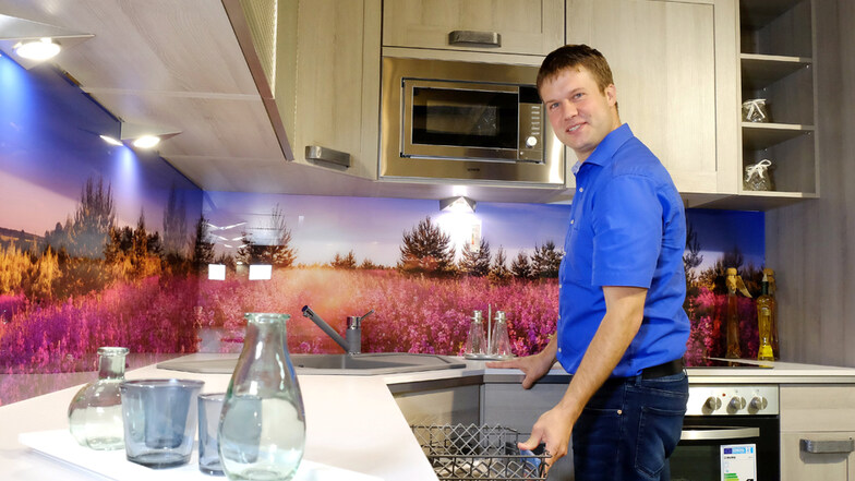 Jan Hülsbusch bietet seinen treuen Kunden ein exklusives Angebot beim Kauf einer neuen Küche.