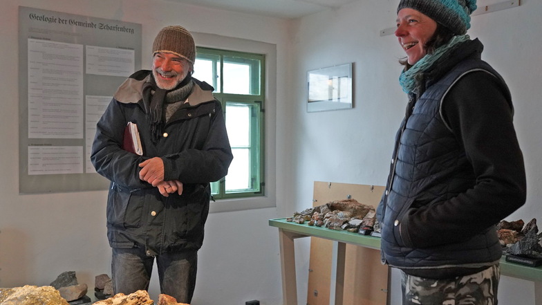 Antje Arlautzki und Gemeinderat Manfried Eisbein (Grüne) wollen das Heimatmuseum in Scharfenberg wiederbeleben.