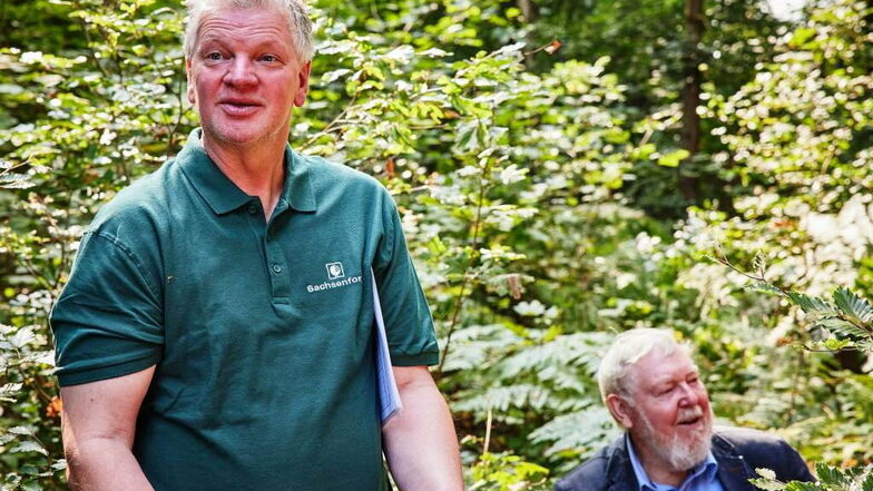 Frank Wagner (l.) mit Forstexperten Michael Succow zum 30-jährigen Nationalpark-Jubiläum.