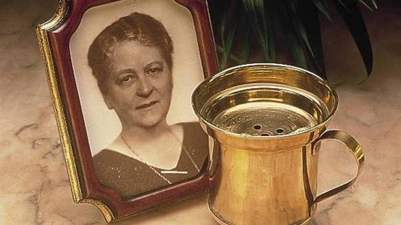 Mit einer Blechdose und einem Löschblatt hat die Dresdnerin Melitta Bentz die Kaffee-Kultur revolutioniert. Sie erfand den Kaffee-Filter.