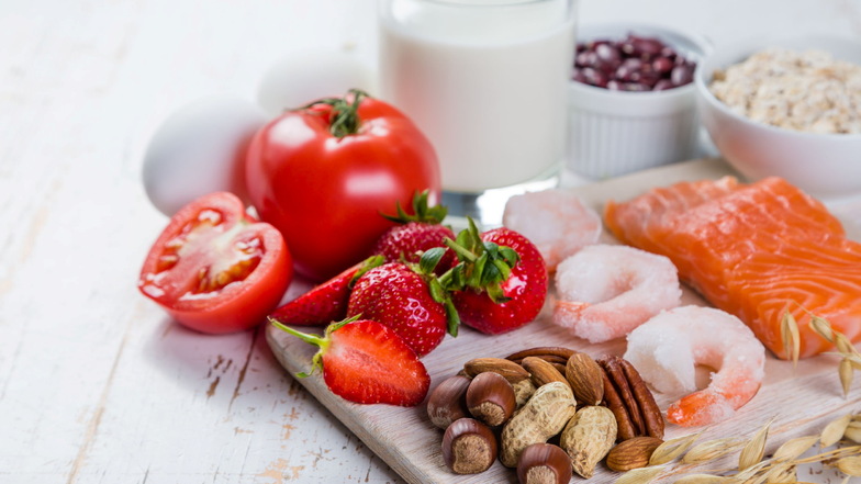 Erdbeeren, Nüsse, Fisch und Hülsenfrüchte gehören zu den häufigsten Auslösern für eine Lebensmittelallergie.