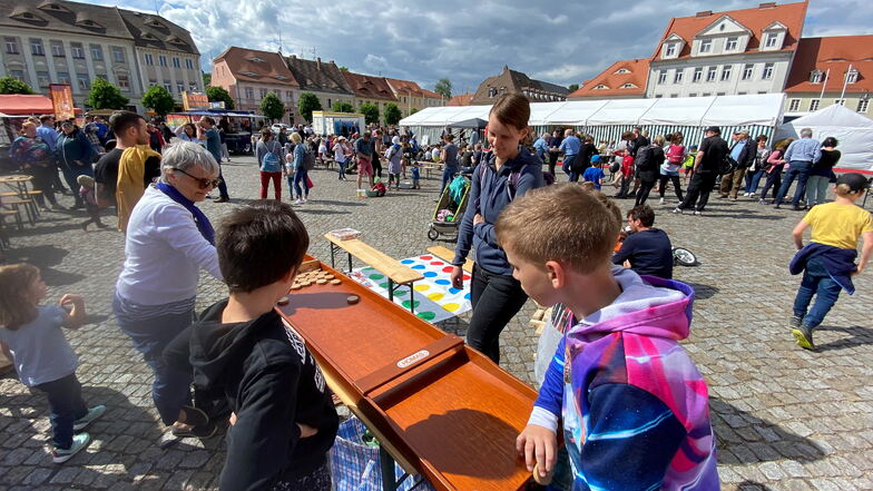 Mit verschiedenen Spielen präsentierte die Diakonie Zittau sich auf dem Ostritzer Markt.