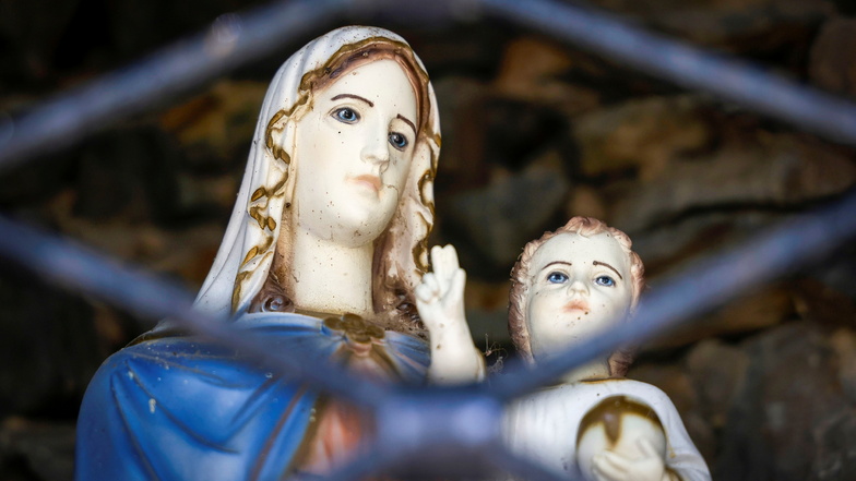 Ist in Ostro rund um die Marienstatue mit Jesuskind ein Wunder geschehen? Das Bistum Dresden-Meißen hat das jetzt aufgeklärt.