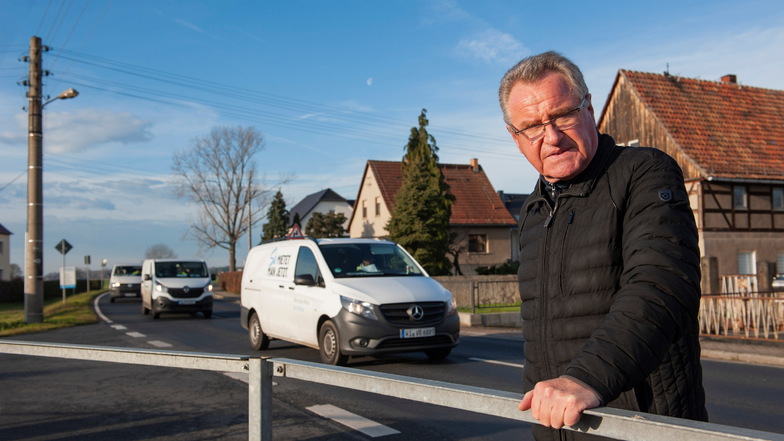Hans- Joachim Weigel, ein Mann an allen Fronten: Seit 2001 ist der inzwischen 69-Jährige Bürgermeister von Schönfeld - mit Leib und Seele. Nun muss er sich erst mal um seine eigene Genesung kümmern.