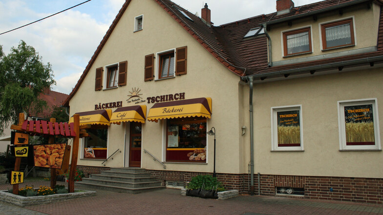 In Ober-Neundorf ist diesmal eine Stempelstelle bei der Bäckerei Tschirch.