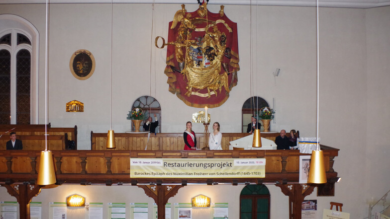 Das Königsbrücker Epitaph wird freigegeben. Rund 80.000 Euro kostete das
Restaurieren des wertvollen
Kunstwerkes in der Hauptkirche.