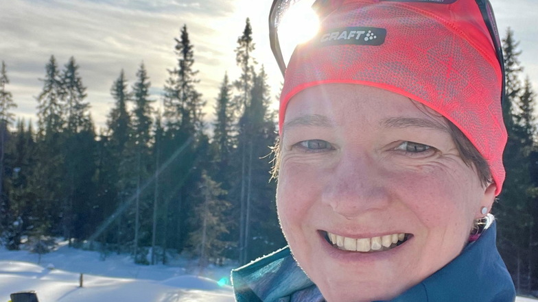 Sie kann wieder lachen. Und Nora Hansel kann wieder Ski laufen - und erfüllt sich damit einen Traum.