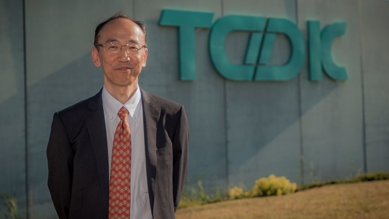Sokichi Hibino ist neuer Chef bei TDDK. Der 52-jährige Ingenieur ist seit 30 Jahren bei Toyota Industries, davon sieben Jahre auch in München.