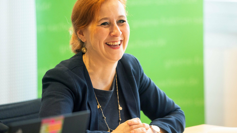 Die sächsische Grünen-Politikerin Franziska Schubert leitet für weitere zwei Jahre die Fraktion ihrer Partei im Landtag von Sachsen.
