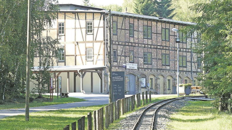 In der Alten Ziegelei in Klein Kölzig hat die Verwaltung des Unesco Global Geoparks Muskauer Faltenbogen ihren Sitz.