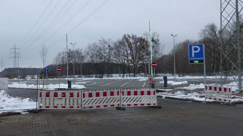 Am Autohof Klettwitz an der A13 wird am Freitagvormittag der neue Lkw-Parkplatz eröffnet.