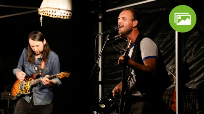 Jakob Zschornak (r.) war einer der Organisatoren des ersten Witaj-Festivals und trat selbst mit seiner Band auf.