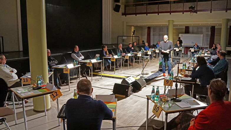 Runder Tisch in Freital: Oberbürgermeister will Fortsetzung