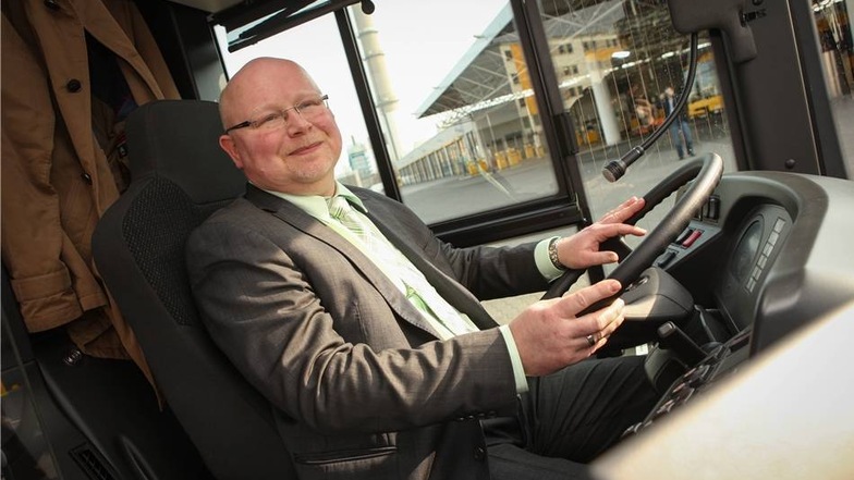 Busfahrer Sven Kümpfel sitzt schon mal Probe.