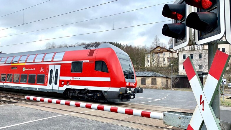 Zwischen Kurort Rathen und Bad Schandau fahren die Bahnen wieder.