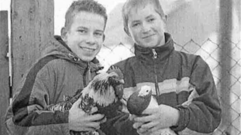 Vor 14 Jahren nahmen Morris Tillig (l.) und Schulfreund Dennis Schulze an einer Geflügelausstellung für Nachwuchszüchter teil.