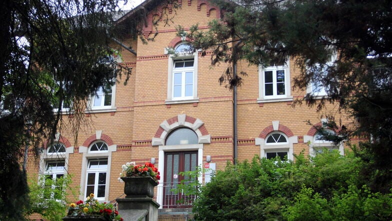 Blick auf die Jugendpsychiatrie auf dem Areal des sächsischen Krankenhaus Rodewisch.