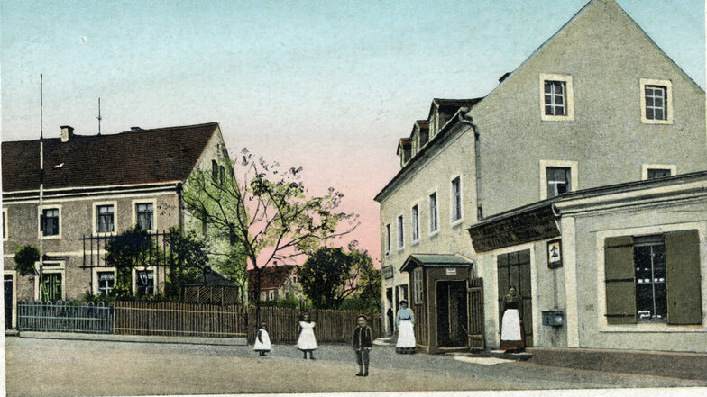 Die heutige Oberhermsdorfer Glück-Auf-Gaststätte wurde erstmalig 1864 erwähnt. Damals gab es im Dorf noch zwei weitere Gaststätten.