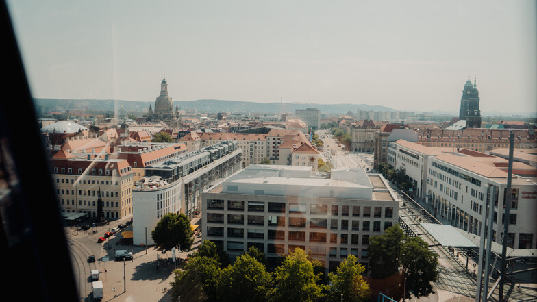 Es eröffnet sich ein einmaliger Ausblick über die Dresdner Altstadt.