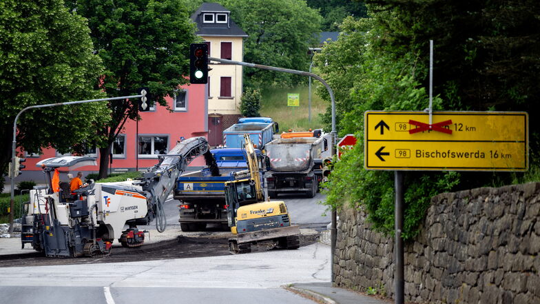 Kreuzungsausbau in Steinigtwolmsdorf: Arbeiten bisher schneller als geplant