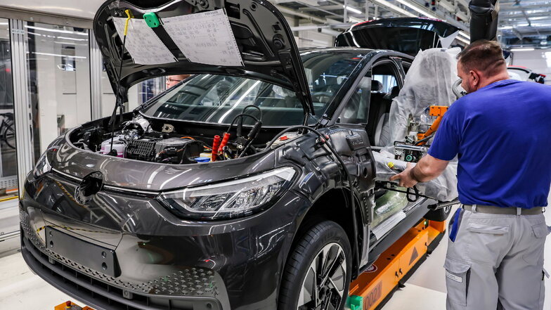VW Sachsen produziert trotz Chipmangel mehr Autos