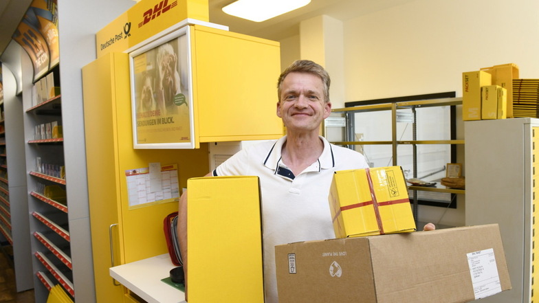 Herr über Pakete und Briefe: Steven Hunger und sein Team erfüllen künftig an der Dresdner Straße 42 die Wünsche der Postkunden.