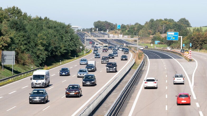 Auf der Dresdner Autobahn haben Polizisten am Donnerstagnachmittag einen Tankbetrüger gestellt, der in Brandenburg getankt hatte, ohne zu bezahlen.