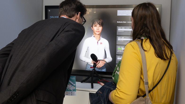 Virtuelle Assistenz: Die  Bahn zeigt auf der „Zukunft Nahverkehr“ erstmals auch den Chatbot-Avatar „Bowie“.