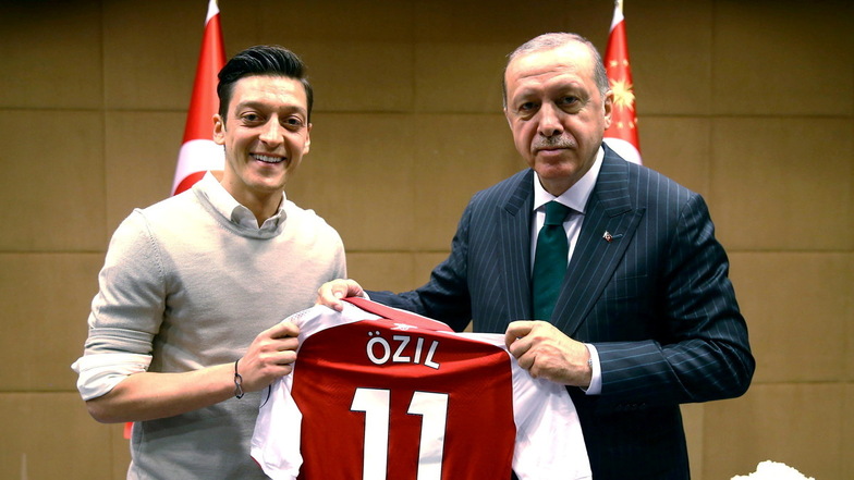 Recep Tayyip Erdogan und Mesut Özil im Jahr 2018