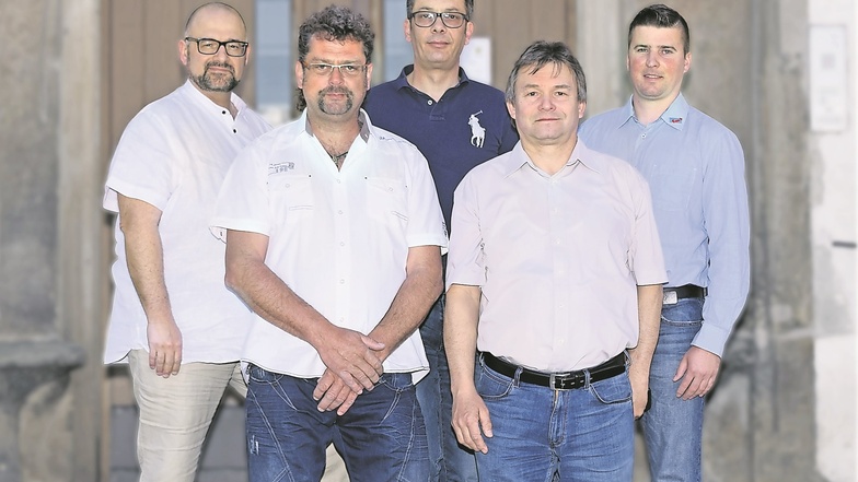 Rolf Süßmann (v.l.), Tino Hartmann, André Barth, Michael Heyde und Philipp Klinnert ziehen für die AfD in den Stadtrat Dippoldiswalde ein.
