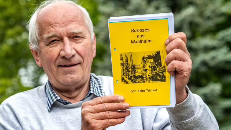 Mit „Kurioses aus Waldheim“ ist das wahrscheinlich letzte Buch von Karl-Heinz Teichert überschrieben. In seinen Händen hält er den Vorabdruck. Inzwischen liegt es gedruckt vor.